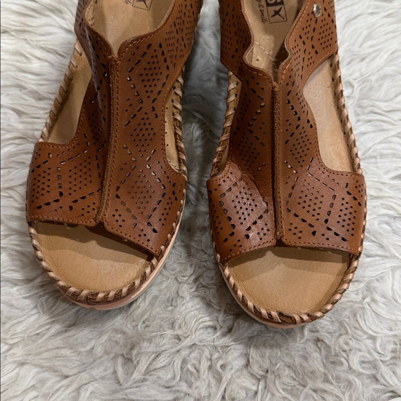Pikolinos Women's Leather Perforated
Wedge Sandals Aguadulce Brandy Size 39 - Picture 8 of 9